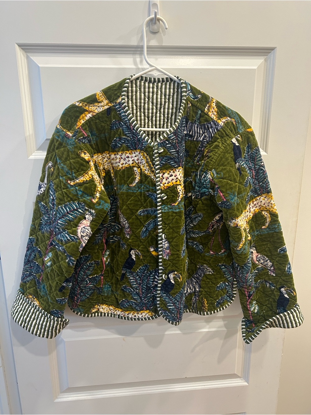 Quilted velvet REVERSIBLE STRIPE Olive Green Animal-Print Jacket M